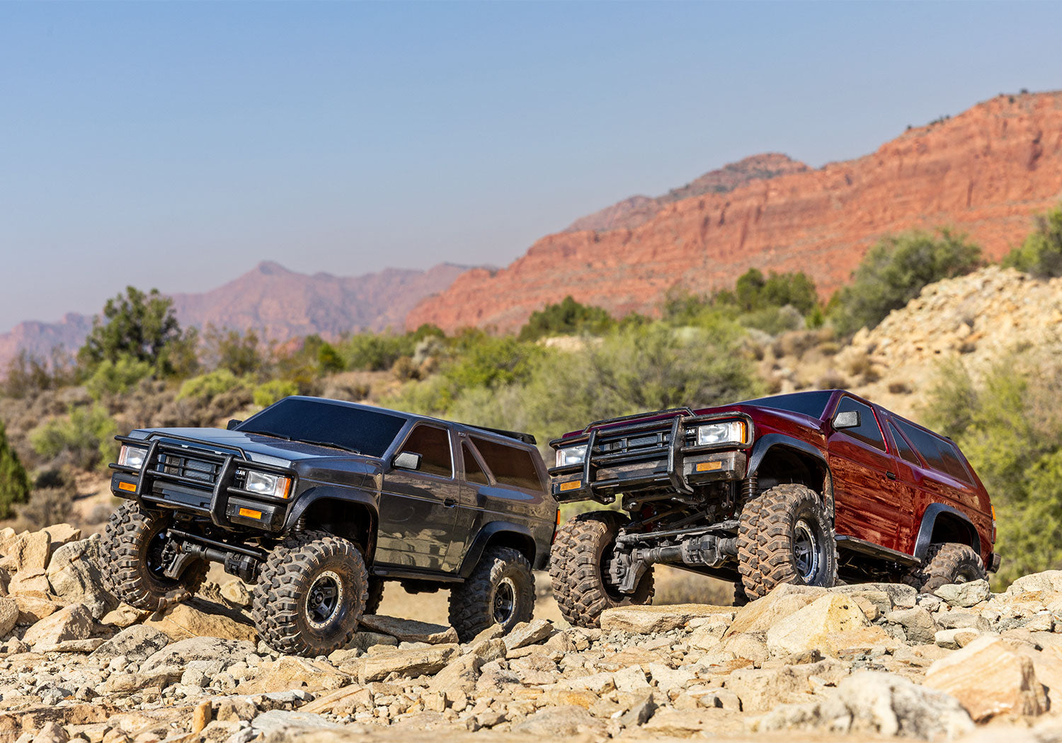 110056-4 TRX-4 Nissan Pathfinder – New Sun Racing