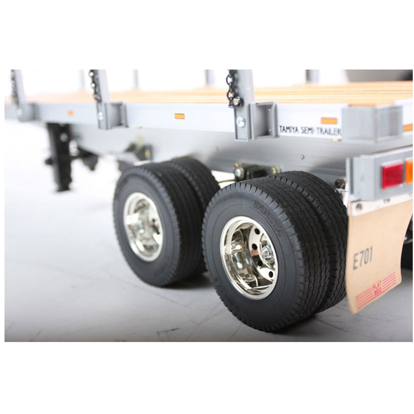 TAM56306 1/14 Semi Flatbed Trailer
