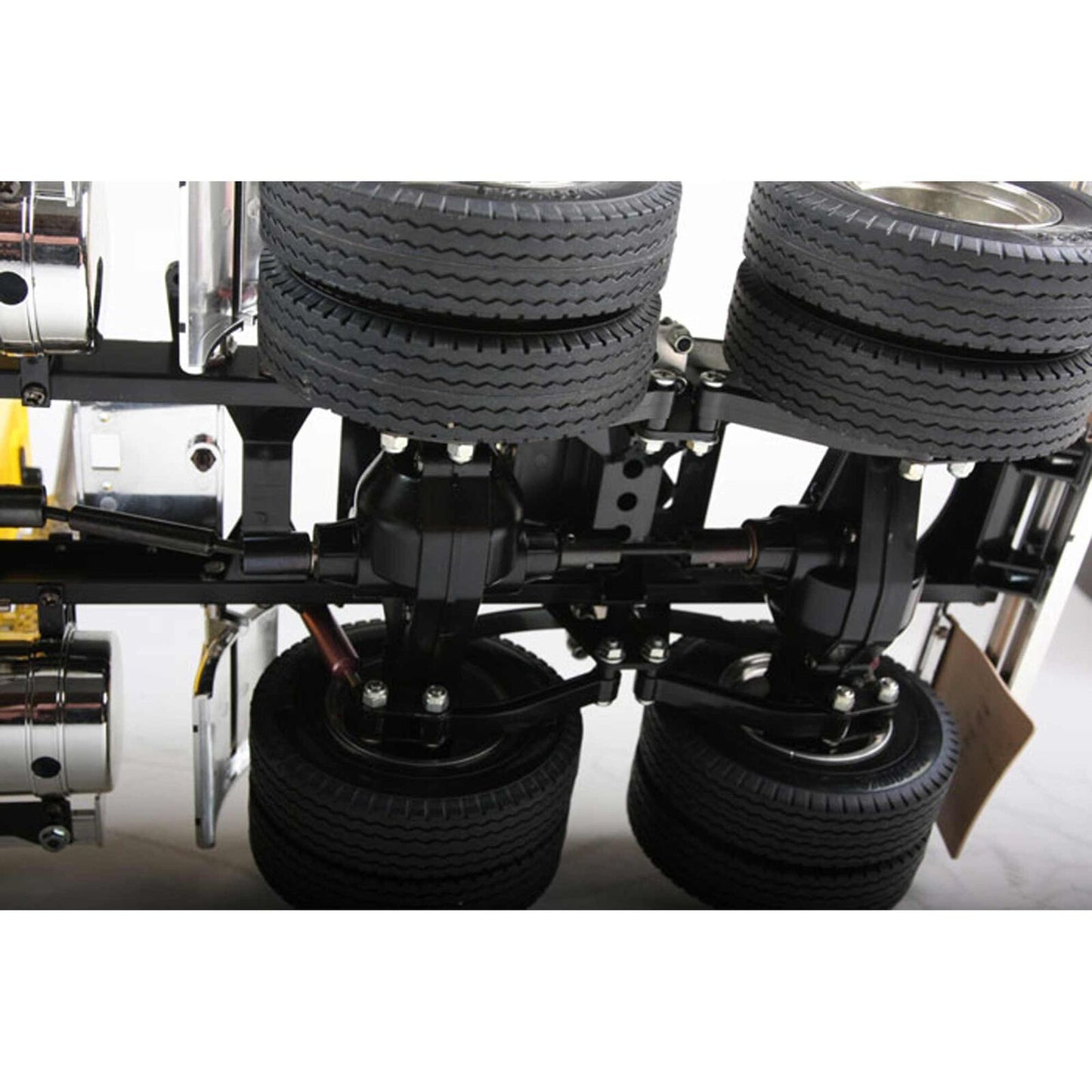 TAM56304 1/14 Globe Liner 2WD Semi Tractor Kit