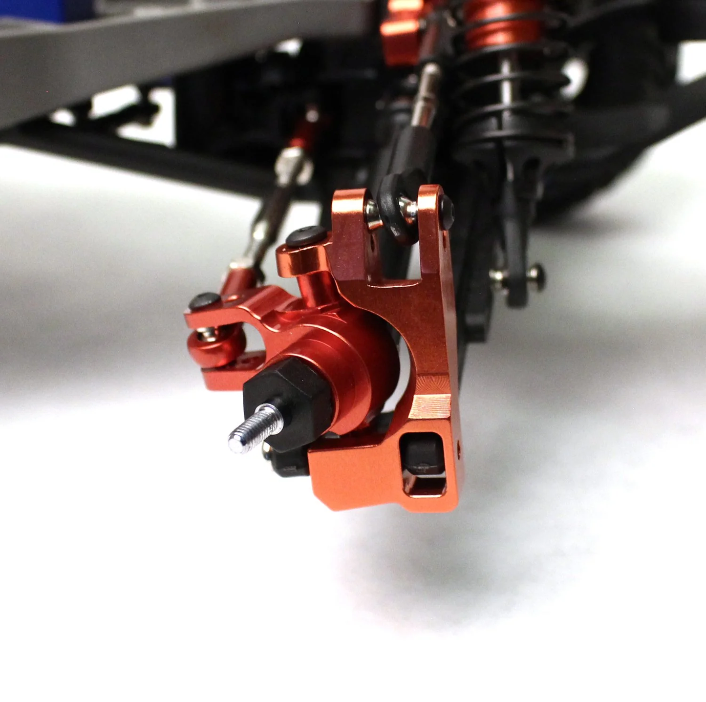RCE1842R Slash 4WD Aluminum Front Hub Carriers Red