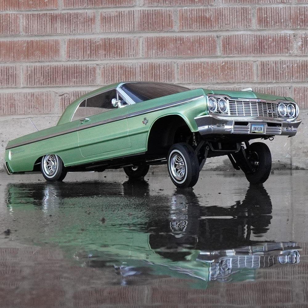 RER14408 1:10 Scale 1964 Chevrolet Impala Hopper LowRider - Green