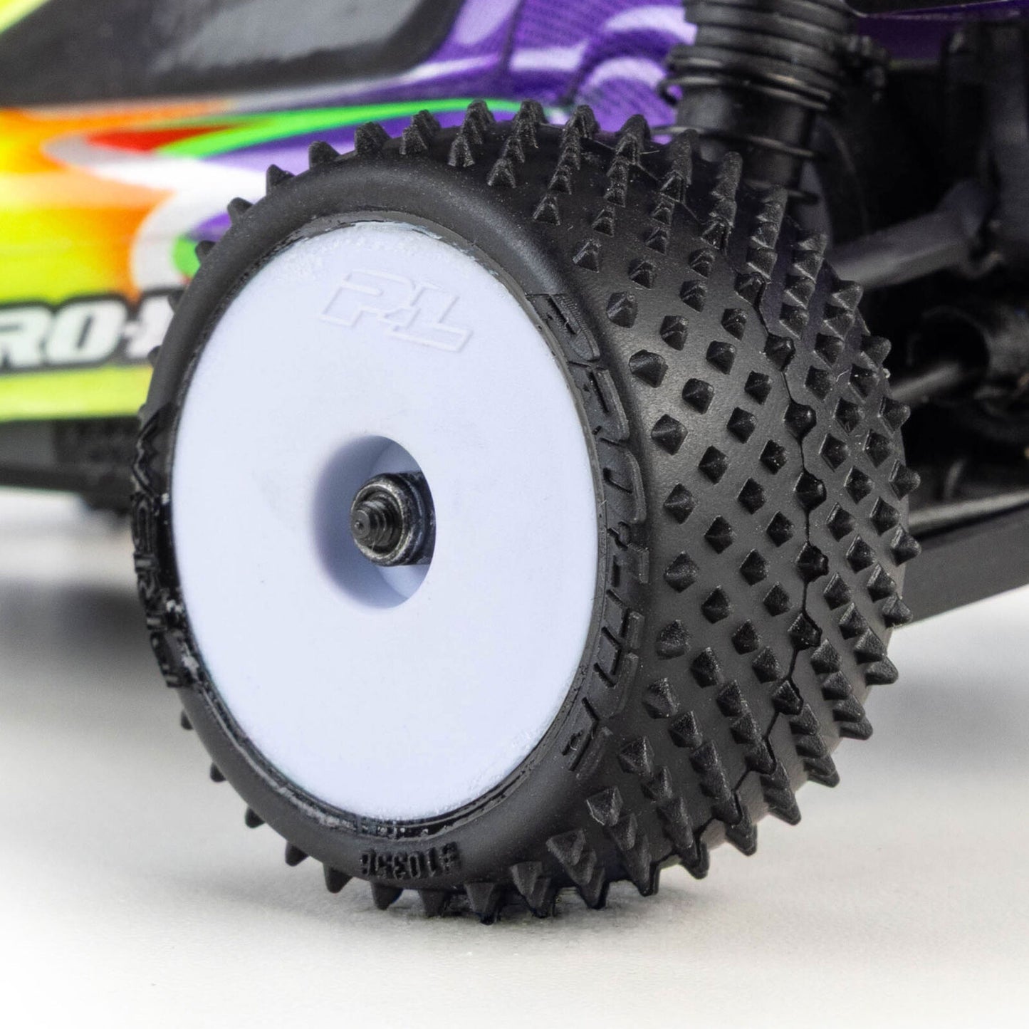 PRO1035513 Pro-Line Racing 1/24 Wedge Front and Prism Rear Carpet Tires Mounted 7mm, White (4): Losi Micro-B