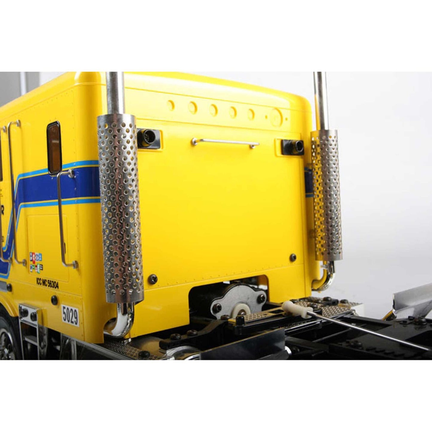 TAM56304 1/14 Globe Liner 2WD Semi Tractor Kit