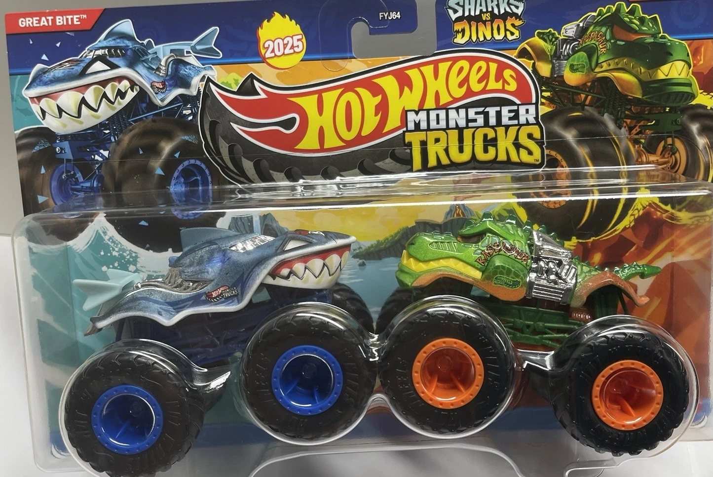 HWJDV71 Hot Wheels 1:64 Monster Trucks 2 Pack Great Bite and Rageasaur