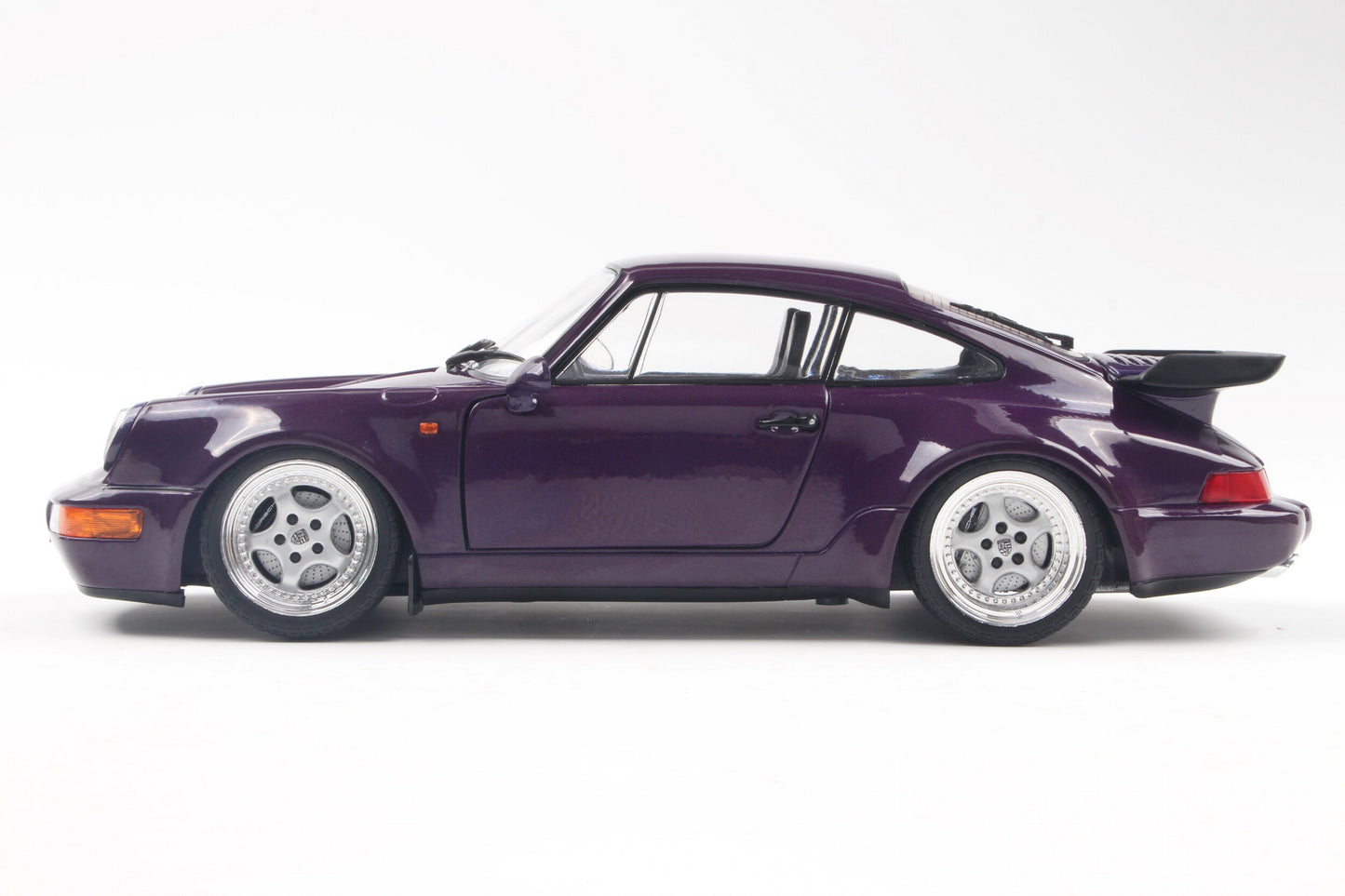 Solido S1803412 1:18 1990 Porsche 911 (964) Turbo – Violet Blue Metallic
