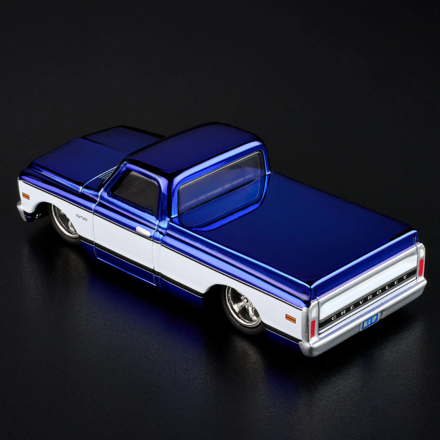 HWHWF22 RLC Exclusive 1969 Chevy C-10