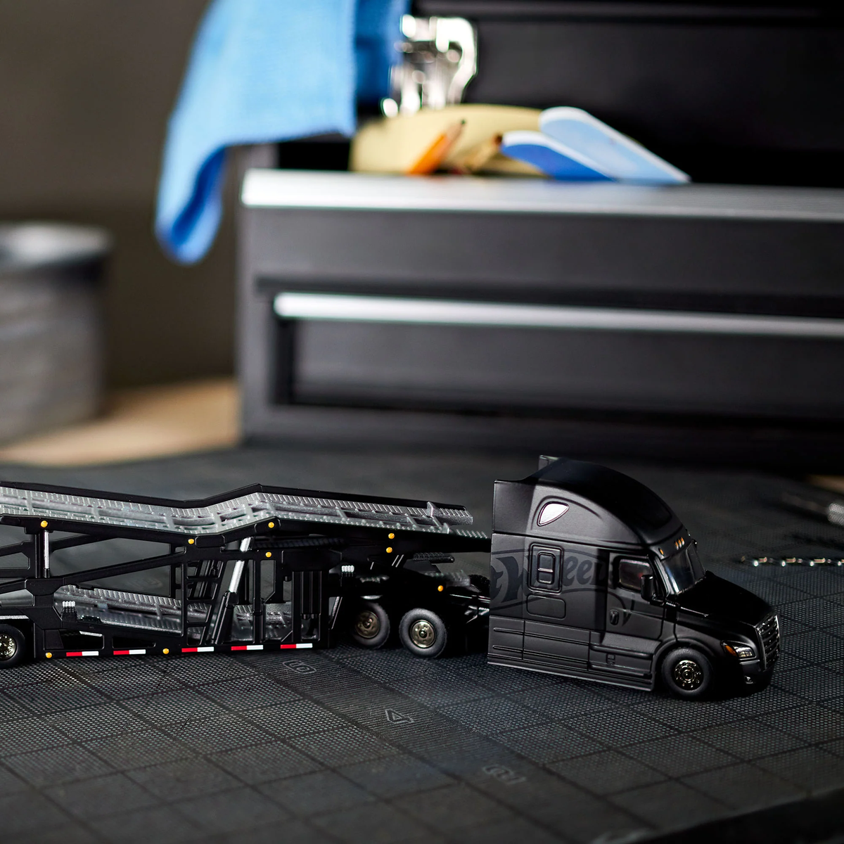 RLC HNJ63 HotWheel Elite 64 Freightliner Cascadia – New Sun Racing RLC HNJ63 HotWheel Elite 64 Freightliner Cascadia – New Sun Racing