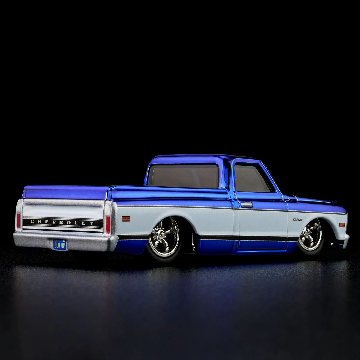 HWHWF22 RLC Exclusive 1969 Chevy C-10