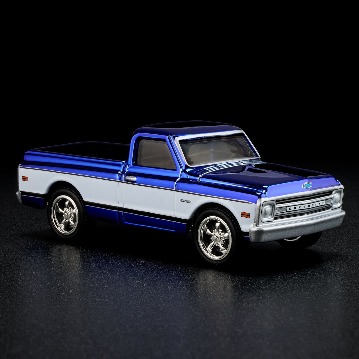 HWHWF22 RLC Exclusive 1969 Chevy C-10