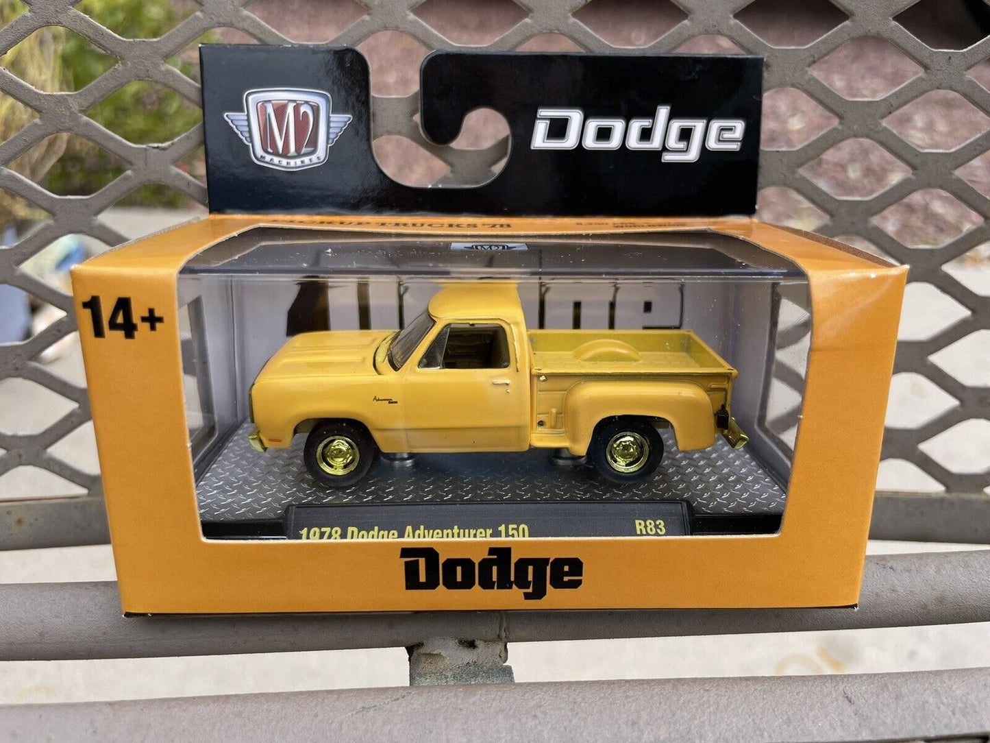 M2Machines 32500-83 1:64th 1979 Dodge Adventure 150 - CHASE!