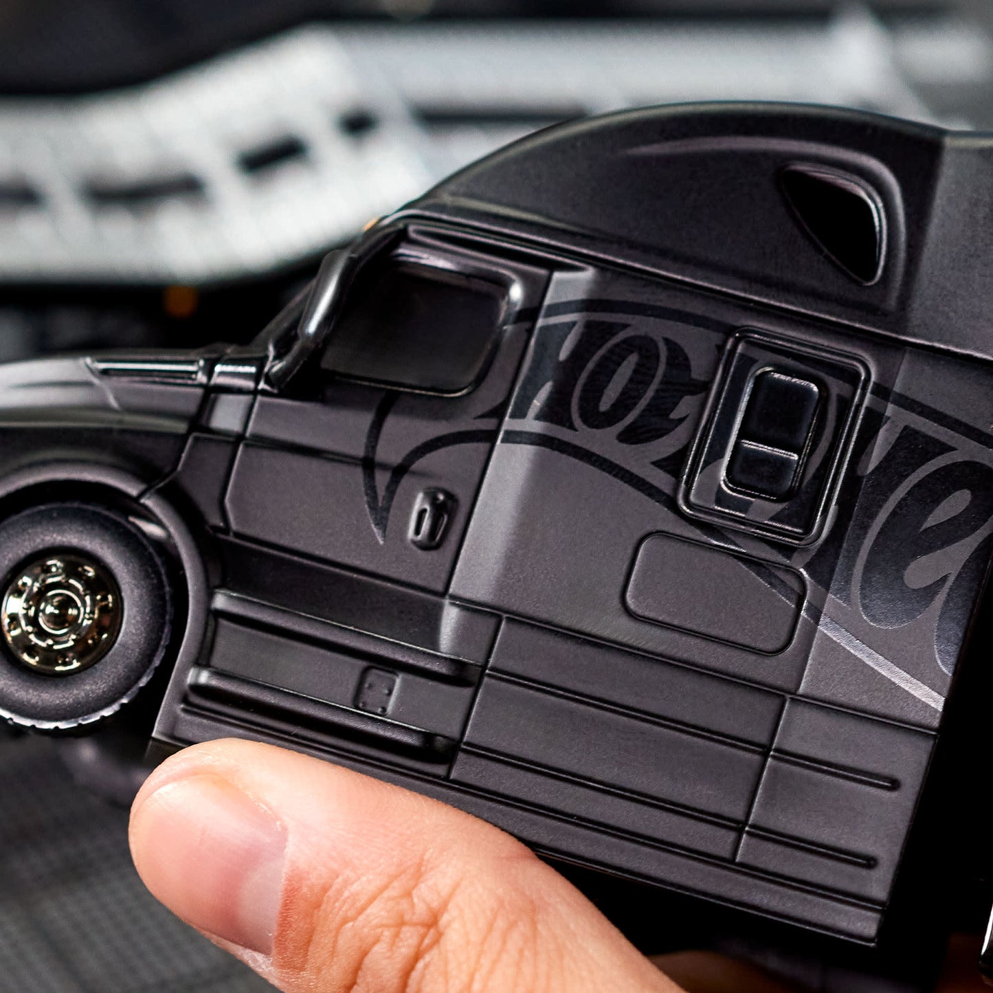 RLC HNJ63 HotWheel Elite 64 Freightliner Cascadia