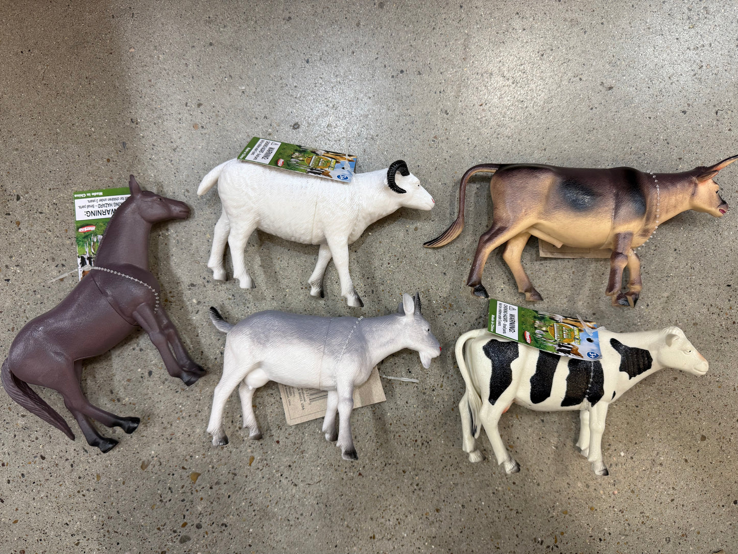 OKK76727 Farm Animal 8" Plastic Model Toy
