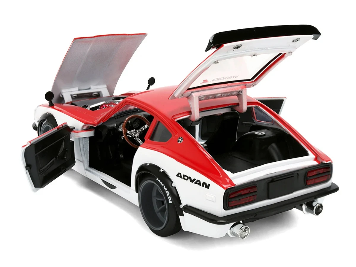 Jada 38201 1:24 1972 Datsun 240Z – Red/White – JDM Tuners