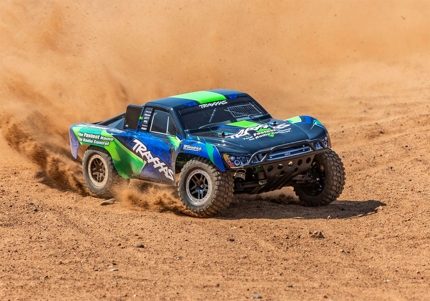 58076-74 SLASH 2WD  VXL  GREEN